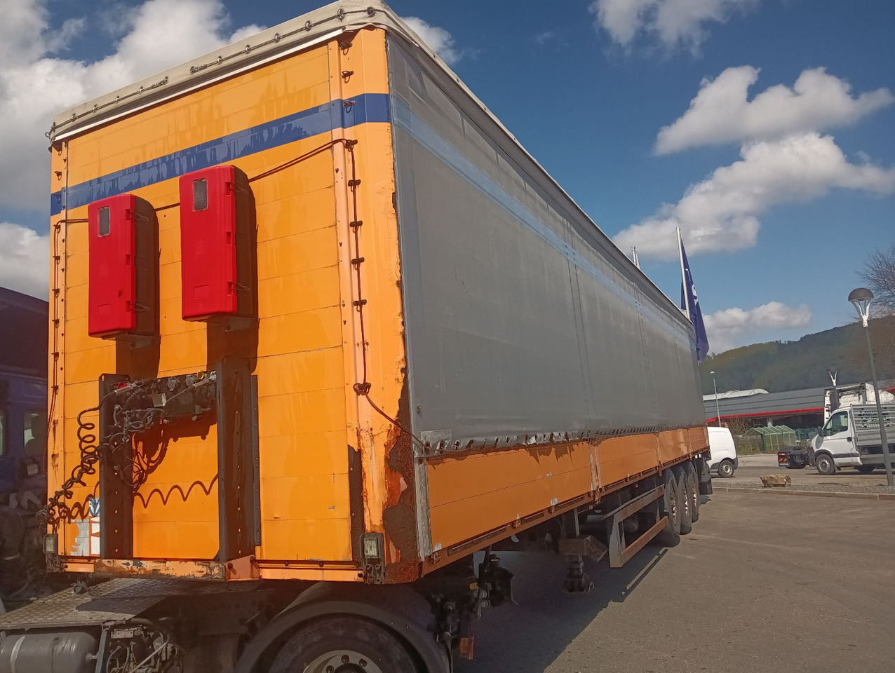Kögel SN24BORDWANDSIDER EDSCHA BPW Disc Lift Portaltür - Tentpoolhaagis: pilt 3 Kögel SN24BORDWANDSIDER EDSCHA BPW Disc Lift Portaltür - Tentpoolhaagis: pilt 3