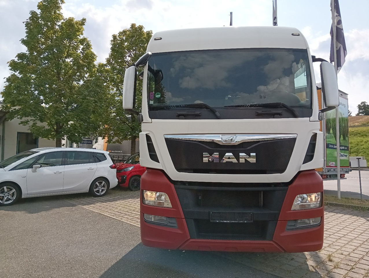 MAN TGX 18:440 BLS INTARDER Vollspoiler Reifen70-90% MAN TGX 18:440 BLS INTARDER Vollspoiler Reifen70-90% - Sadulveok: pilt 2 MAN TGX 18:440 BLS INTARDER Vollspoiler Reifen70-90% MAN TGX 18:440 BLS INTARDER Vollspoiler Reifen70-90% - Sadulveok: pilt 2