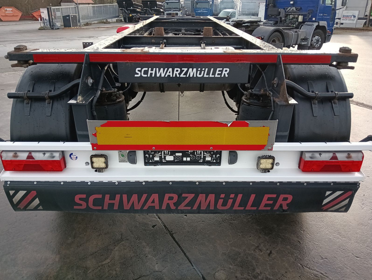 Schwarzmüller 2-A BDF 1,22/1,32 ALCOA Alufelgen ADR 120tkm TÜV Schwarzmüller 2-A BDF 1,22/1,32 ALCOA Alufelgen ADR 120tkm TÜV - Konteinerveduk/ Tõstuk järelhaagis: pilt 2 Schwarzmüller 2-A BDF 1,22/1,32 ALCOA Alufelgen ADR 120tkm TÜV Schwarzmüller 2-A BDF 1,22/1,32 ALCOA Alufelgen ADR 120tkm TÜV - Konteinerveduk/ Tõstuk järelhaagis: pilt 2