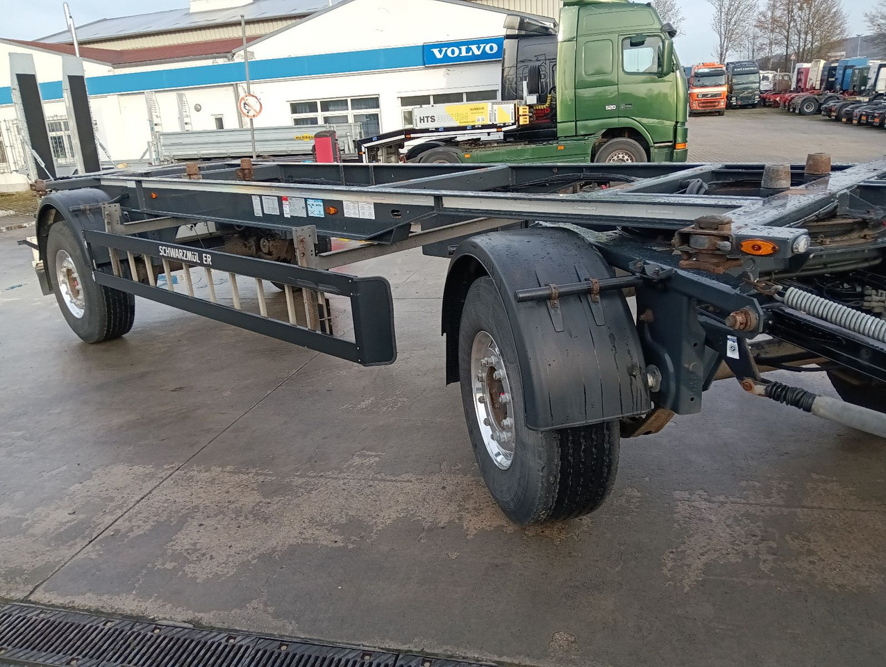 Schwarzmüller 2-A BDF 1,22/1,32 ALCOA Alufelgen ADR 120tkm TÜV Schwarzmüller 2-A BDF 1,22/1,32 ALCOA Alufelgen ADR 120tkm TÜV - Konteinerveduk/ Tõstuk järelhaagis: pilt 5 Schwarzmüller 2-A BDF 1,22/1,32 ALCOA Alufelgen ADR 120tkm TÜV Schwarzmüller 2-A BDF 1,22/1,32 ALCOA Alufelgen ADR 120tkm TÜV - Konteinerveduk/ Tõstuk järelhaagis: pilt 5