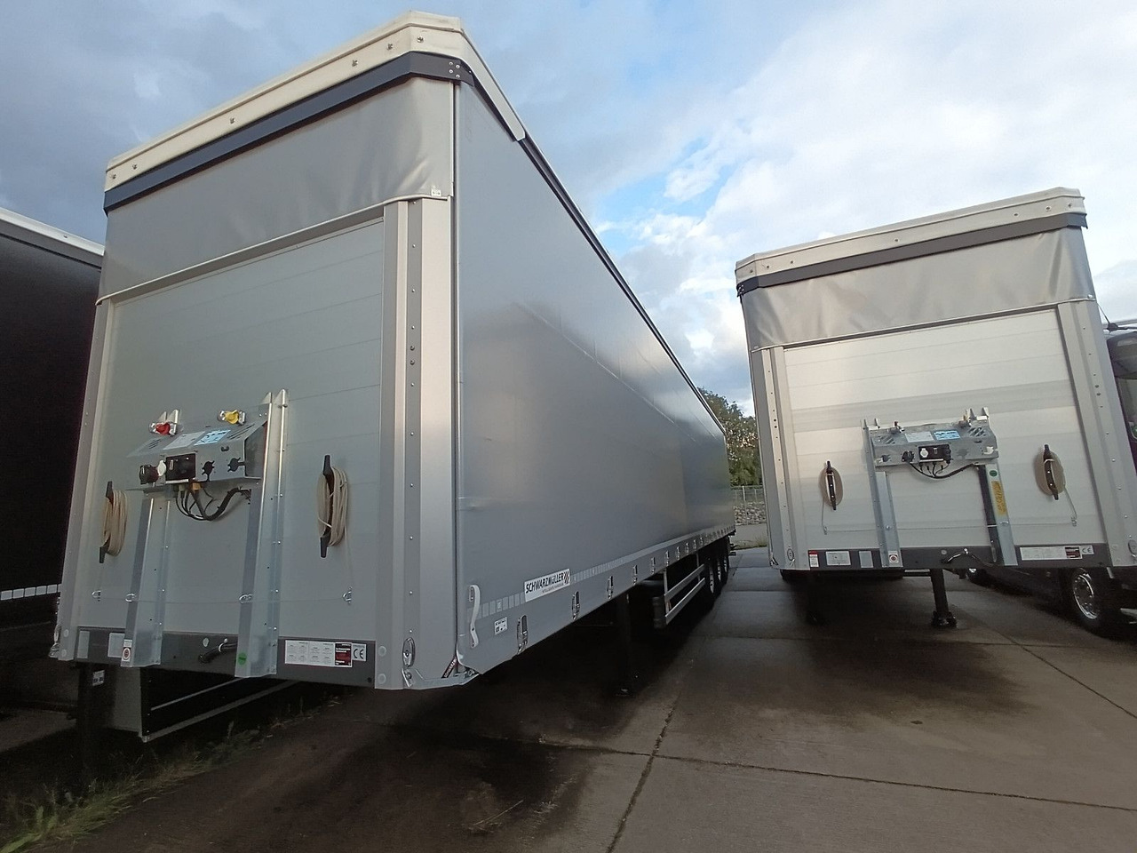 Schwarzmüller PowerLine LIFT/LENKACHSE HUBDACH 5880kg NEU Schwarzmüller PowerLine LIFT/LENKACHSE HUBDACH 5880kg NEU - Tentpoolhaagis: pilt 3 Schwarzmüller PowerLine LIFT/LENKACHSE HUBDACH 5880kg NEU Schwarzmüller PowerLine LIFT/LENKACHSE HUBDACH 5880kg NEU - Tentpoolhaagis: pilt 3