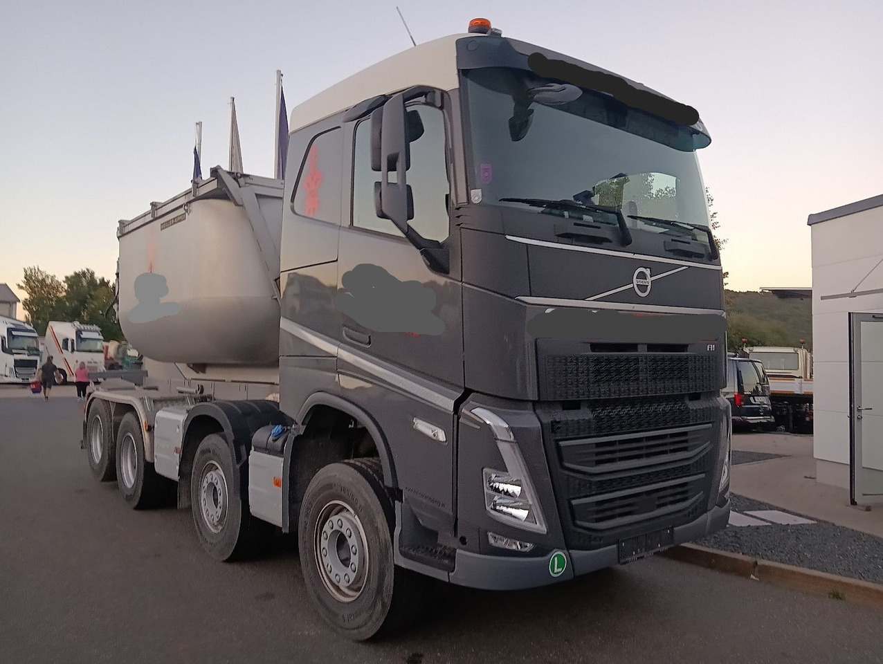 Volvo FH500 8x4R RETARDER LIFT MEILLER-Asphalt FunkAHK - Kallurauto: pilt 2 Volvo FH500 8x4R RETARDER LIFT MEILLER-Asphalt FunkAHK - Kallurauto: pilt 2