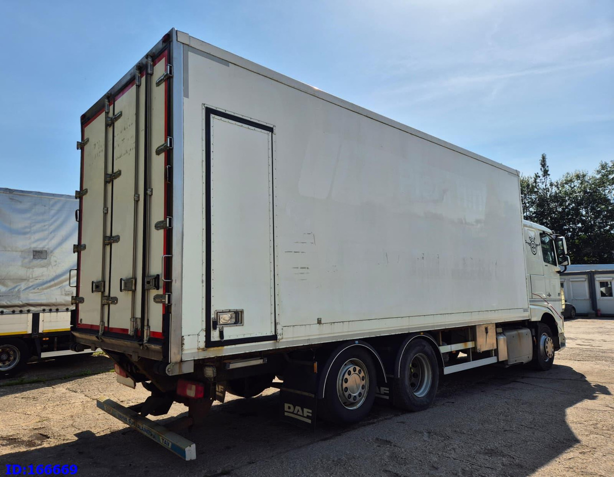 DAF XF 106.460 FAR 6X2 Euro6 - Külmutiga veoauto: pilt 5 DAF XF 106.460 FAR 6X2 Euro6 - Külmutiga veoauto: pilt 5