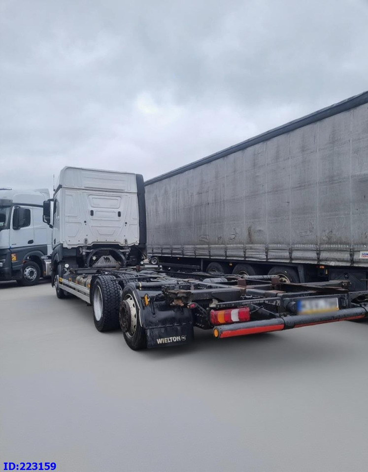 MERCEDES-BENZ Actros 2542 BDF 6x2 Euro6 - Kabiinišassiiga veoauto: pilt 4 MERCEDES-BENZ Actros 2542 BDF 6x2 Euro6 - Kabiinišassiiga veoauto: pilt 4