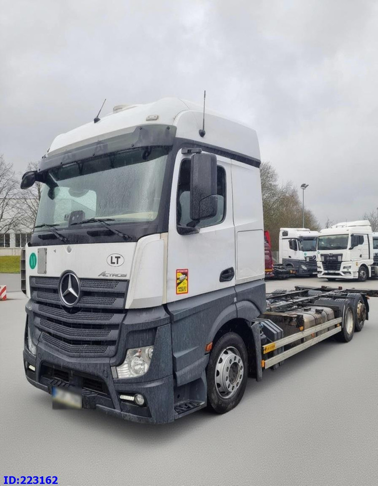 MERCEDES-BENZ Actros 2542 BDF 6x2 Euro6 - Kabiinišassiiga veoauto: pilt 1 MERCEDES-BENZ Actros 2542 BDF 6x2 Euro6 - Kabiinišassiiga veoauto: pilt 1