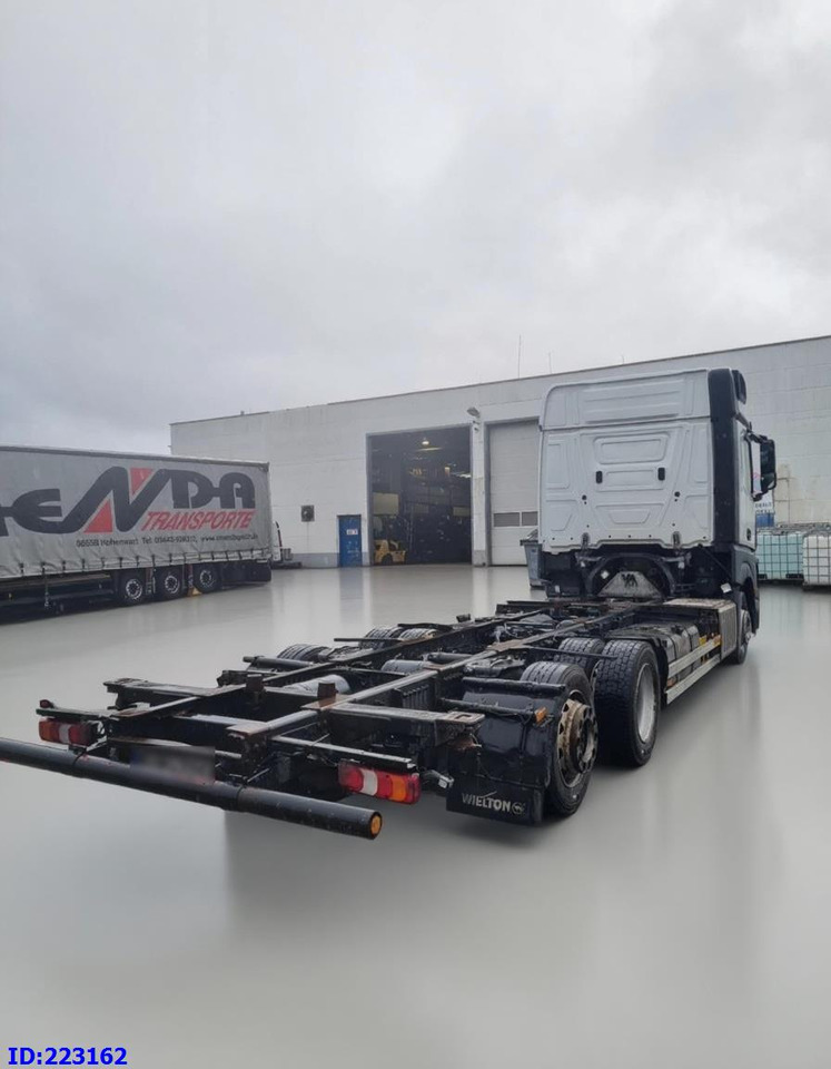 MERCEDES-BENZ Actros 2542 BDF 6x2 Euro6 - Kabiinišassiiga veoauto: pilt 4 MERCEDES-BENZ Actros 2542 BDF 6x2 Euro6 - Kabiinišassiiga veoauto: pilt 4