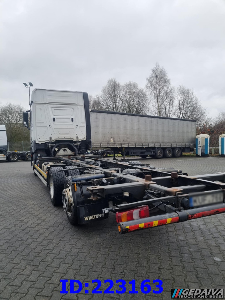 MERCEDES-BENZ Actros 2542 BDF 6x2 Euro6 - Kabiinišassiiga veoauto: pilt 4 MERCEDES-BENZ Actros 2542 BDF 6x2 Euro6 - Kabiinišassiiga veoauto: pilt 4