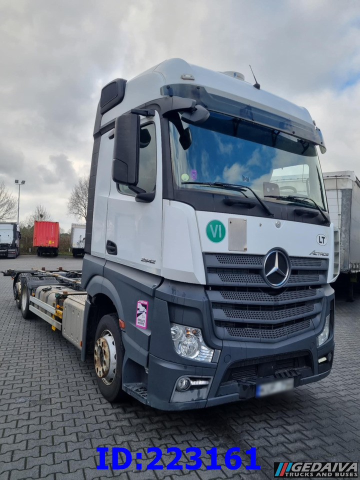 MERCEDES-BENZ Actros 2542 BDF 6x2 Euro6 - Kabiinišassiiga veoauto: pilt 2 MERCEDES-BENZ Actros 2542 BDF 6x2 Euro6 - Kabiinišassiiga veoauto: pilt 2