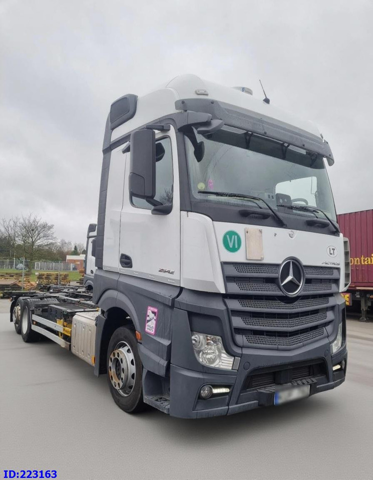 MERCEDES-BENZ Actros 2542 BDF 6x2 Euro6 - Kabiinišassiiga veoauto: pilt 1 MERCEDES-BENZ Actros 2542 BDF 6x2 Euro6 - Kabiinišassiiga veoauto: pilt 1