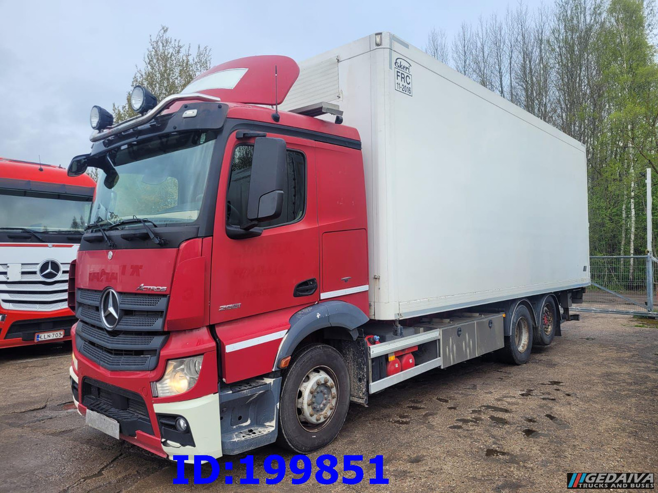 MERCEDES-BENZ Actros 2551 6x2 Euro5 - Kasti veoauto: pilt 1 MERCEDES-BENZ Actros 2551 6x2 Euro5 - Kasti veoauto: pilt 1