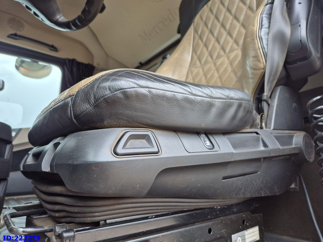 Kabiinišassiiga veoauto MERCEDES-BENZ Actros 3563  8×4 ( Steering axle): pilt 13