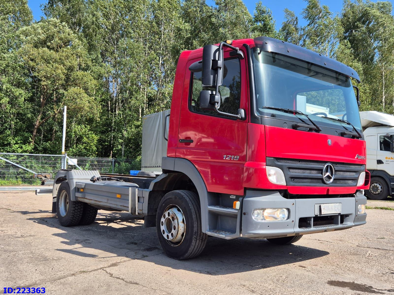 MERCEDES-BENZ Atego 1218 - Full steel - Manual (3 seats) - Kabiinišassiiga veoauto: pilt 2 MERCEDES-BENZ Atego 1218 - Full steel - Manual (3 seats) - Kabiinišassiiga veoauto: pilt 2