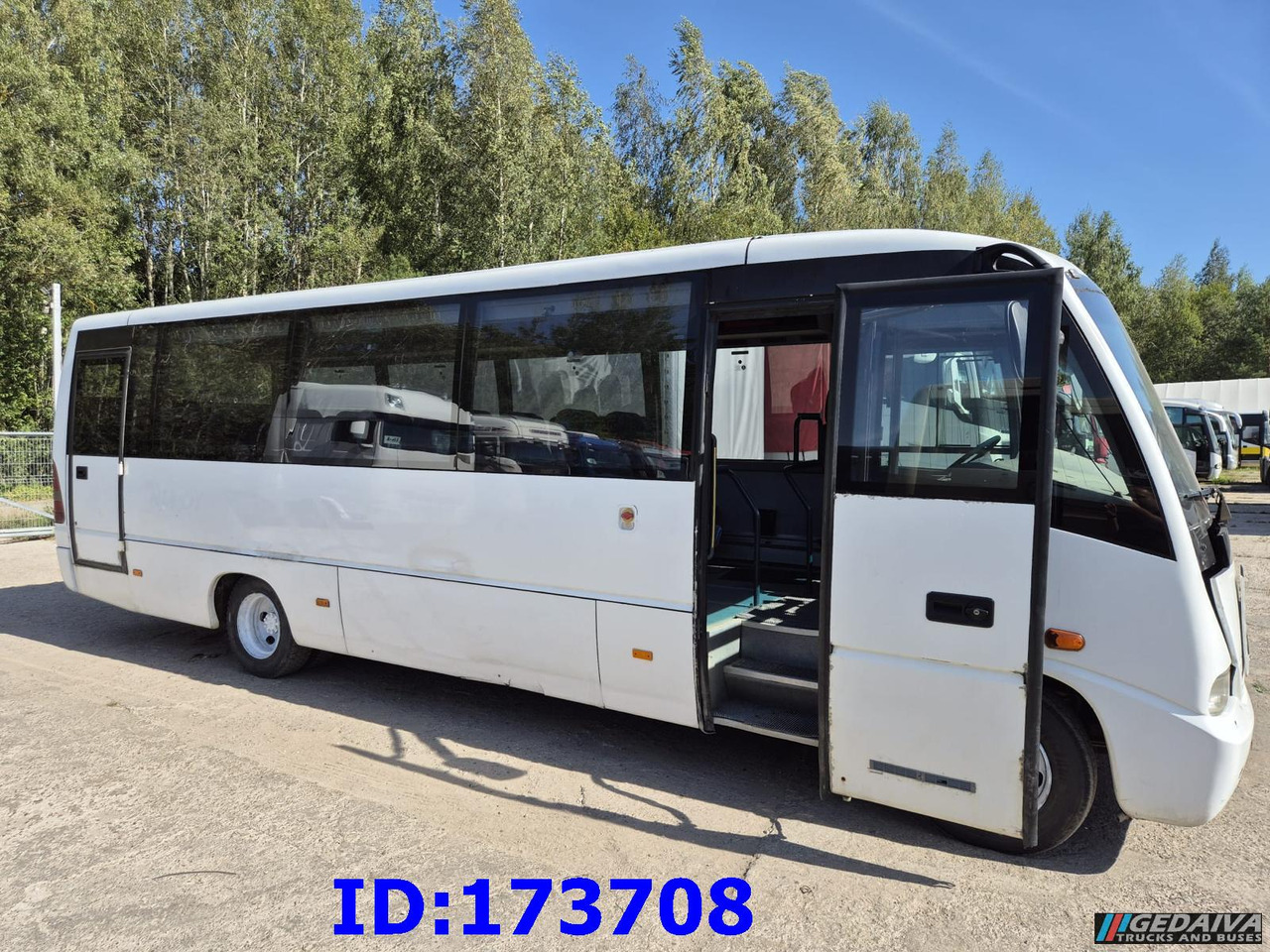 MERCEDES-BENZ Medio 30 Seat - Kaugsõidu buss: pilt 5 MERCEDES-BENZ Medio 30 Seat - Kaugsõidu buss: pilt 5