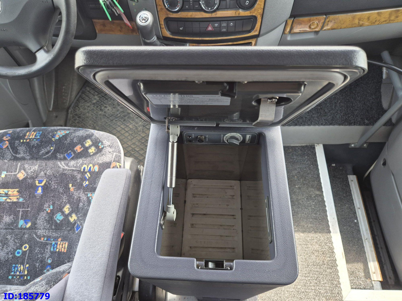 Väikebuss, Mikrobuss MERCEDES-BENZ Sprinter 316 - VIP - Avestark: pilt 17 Väikebuss, Mikrobuss MERCEDES-BENZ Sprinter 316 - VIP - Avestark: pilt 17