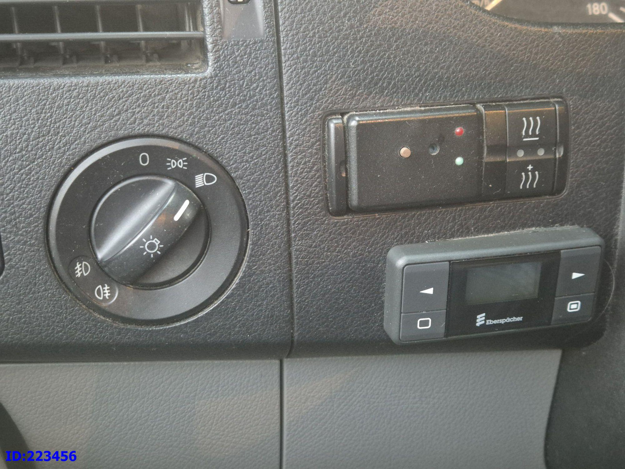 Kaugsõidu buss MERCEDES-BENZ Sprinter 515 - VIP -20 places: pilt 10 Kaugsõidu buss MERCEDES-BENZ Sprinter 515 - VIP -20 places: pilt 10