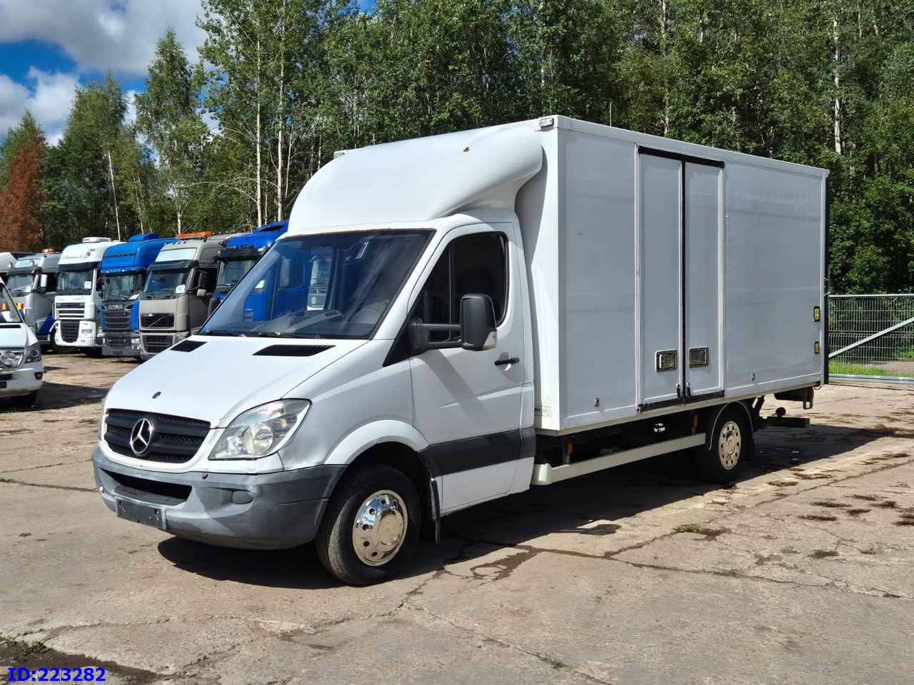 MERCEDES-BENZ Sprinter 516 SUPER - Tarbesõiduk furgoon: pilt 1 MERCEDES-BENZ Sprinter 516 SUPER - Tarbesõiduk furgoon: pilt 1