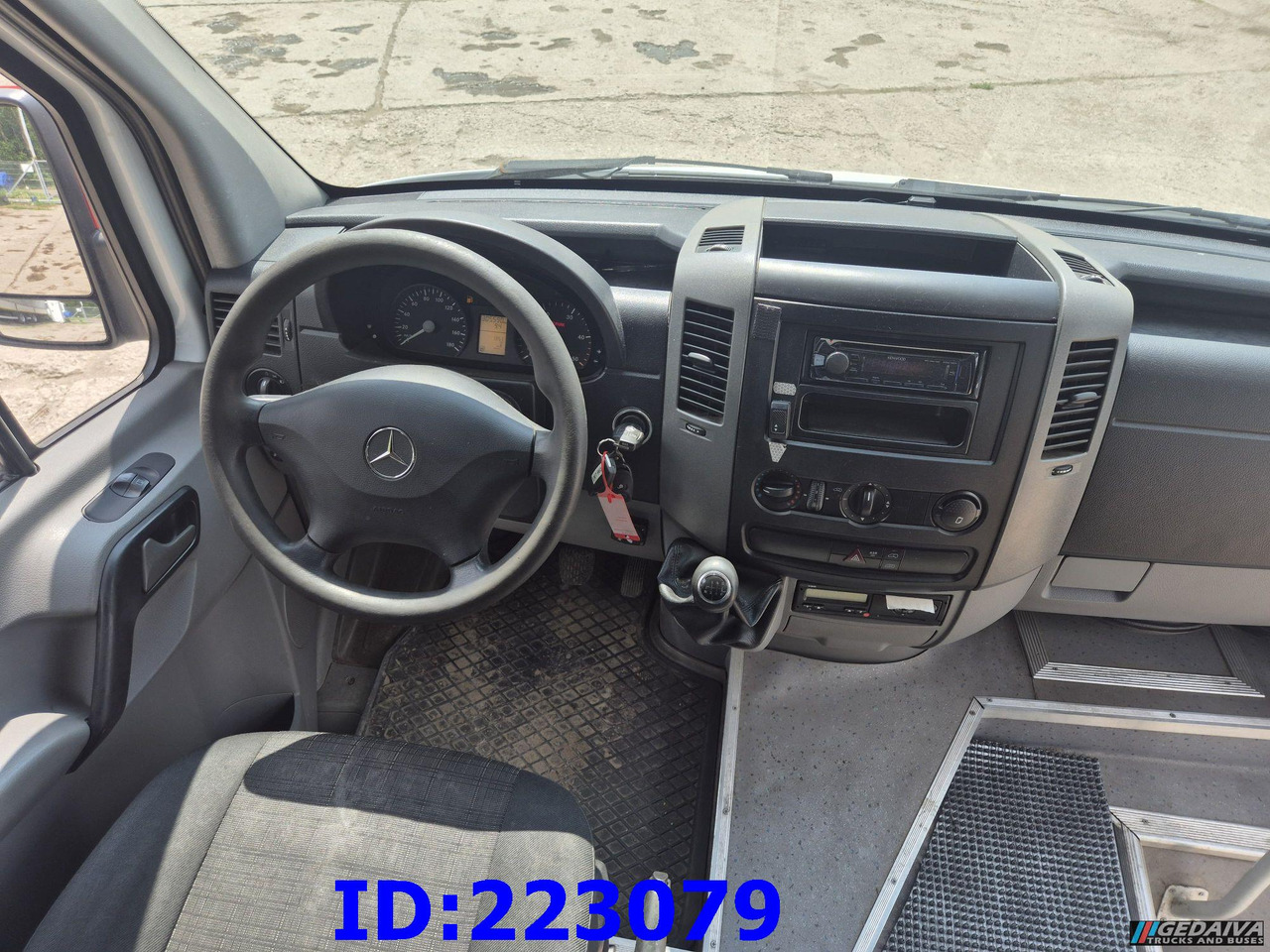 Kaugsõidu buss MERCEDES-BENZ Sprinter 516 - VIP - Euro6 - 17 places: pilt 10