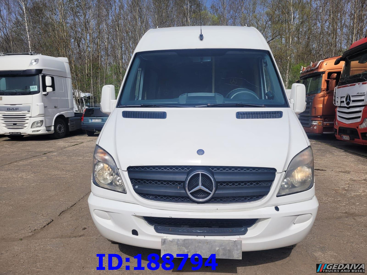 MERCEDES-BENZ Sprinter 518 - Kasten VIP - 20 Seater - Kaugsõidu buss: pilt 2 MERCEDES-BENZ Sprinter 518 - Kasten VIP - 20 Seater - Kaugsõidu buss: pilt 2