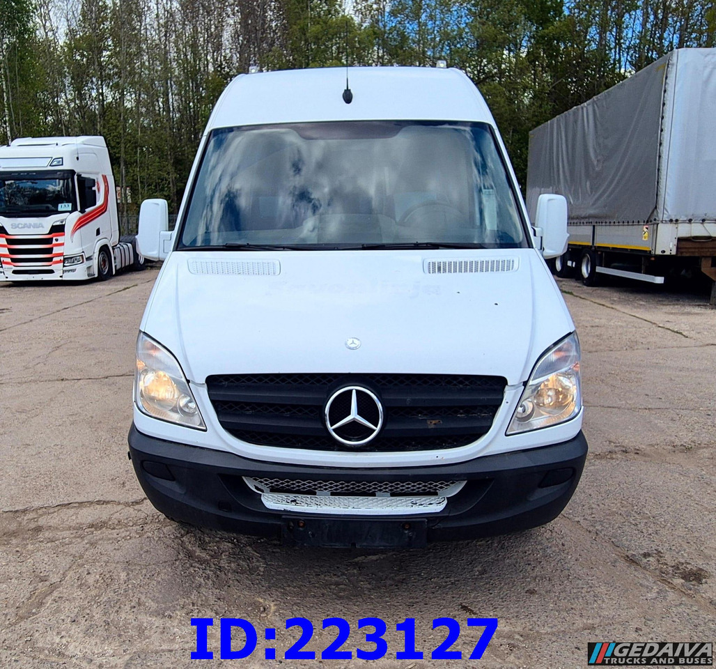MERCEDES-BENZ Sprinter 518 - VIP -19 Seater - Kaugsõidu buss: pilt 2 MERCEDES-BENZ Sprinter 518 - VIP -19 Seater - Kaugsõidu buss: pilt 2