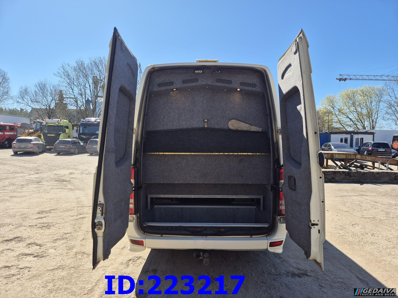 MERCEDES-BENZ Sprinter 518 VIP Prostyle 17-Place (Motor defekt) - Kaugsõidu buss: pilt 4 MERCEDES-BENZ Sprinter 518 VIP Prostyle 17-Place (Motor defekt) - Kaugsõidu buss: pilt 4