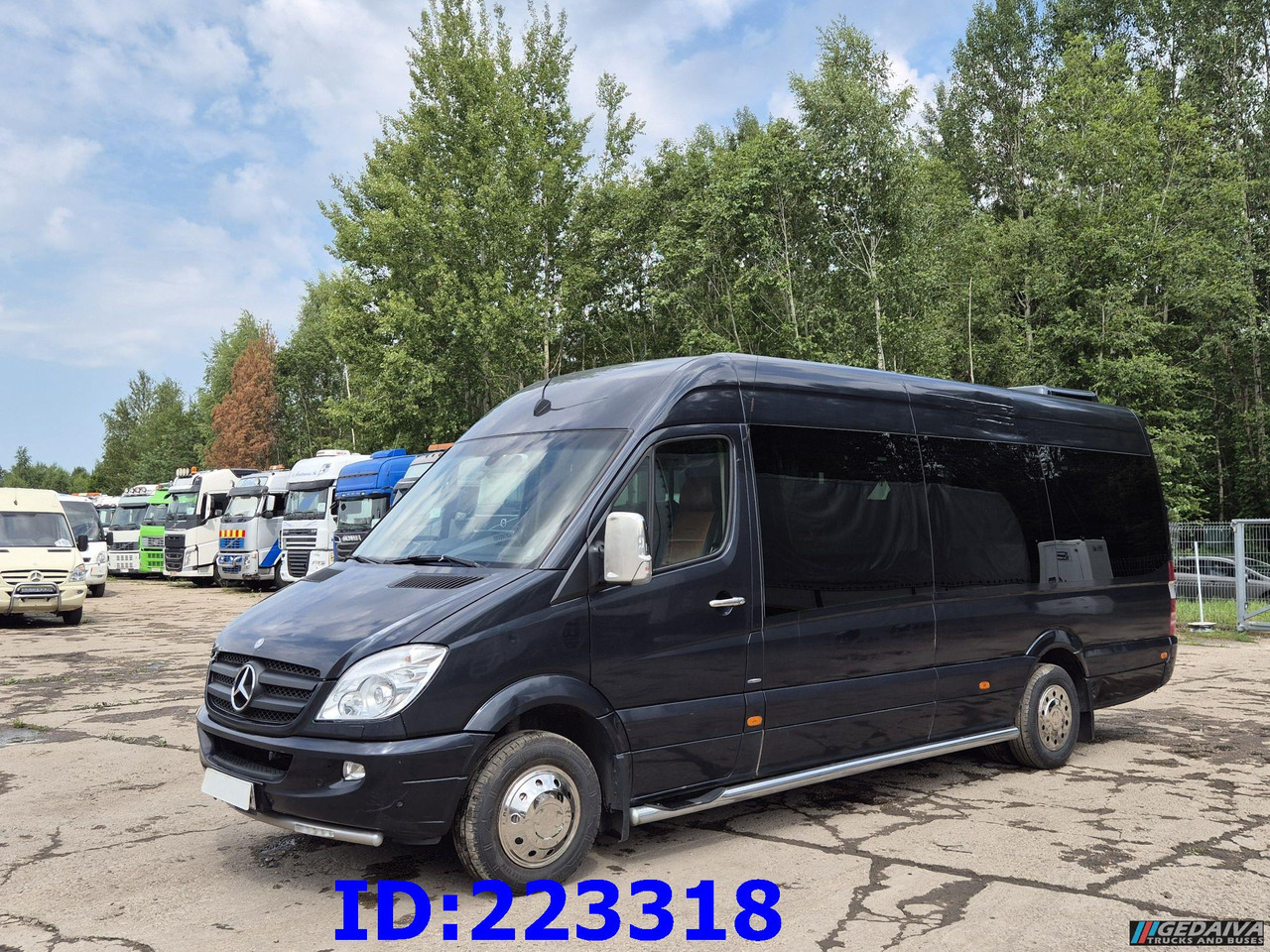 MERCEDES-BENZ Sprinter 519 VIP - 17 Seater (Engine broken) - Kaugsõidu buss: pilt 1 MERCEDES-BENZ Sprinter 519 VIP - 17 Seater (Engine broken) - Kaugsõidu buss: pilt 1