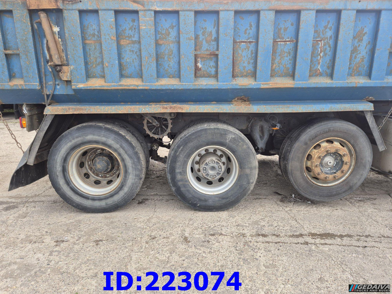 SCANIA 124 8x2 - Manual - Full steel - Kallurauto: pilt 5 SCANIA 124 8x2 - Manual - Full steel - Kallurauto: pilt 5