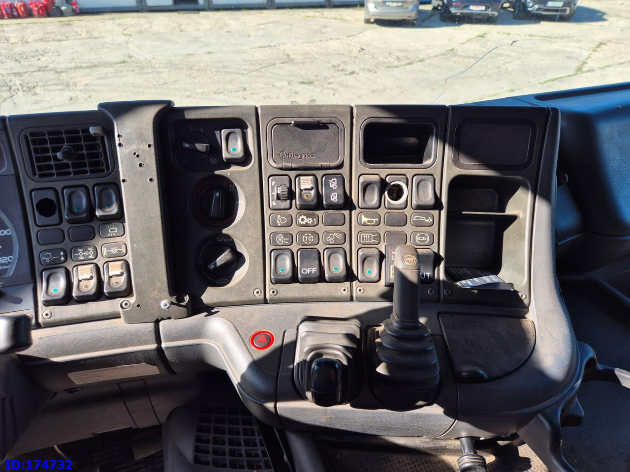 Kallurauto SCANIA 144 - 6x4 - Full Steel - Big Axles - 3 Pedals: pilt 12