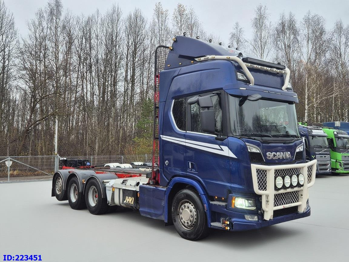 SCANIA R650 Full air 8x4 Steering axle (3 pedal) - Kabiinišassiiga veoauto: pilt 4 SCANIA R650 Full air 8x4 Steering axle (3 pedal) - Kabiinišassiiga veoauto: pilt 4