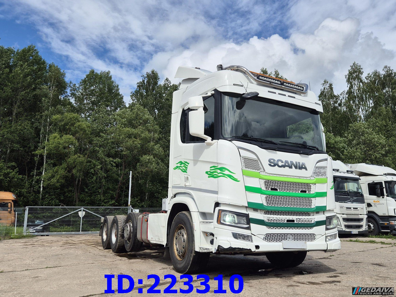 SCANIA R650 V8 8x4 BIG AXLES - Kabiinišassiiga veoauto: pilt 3 SCANIA R650 V8 8x4 BIG AXLES - Kabiinišassiiga veoauto: pilt 3