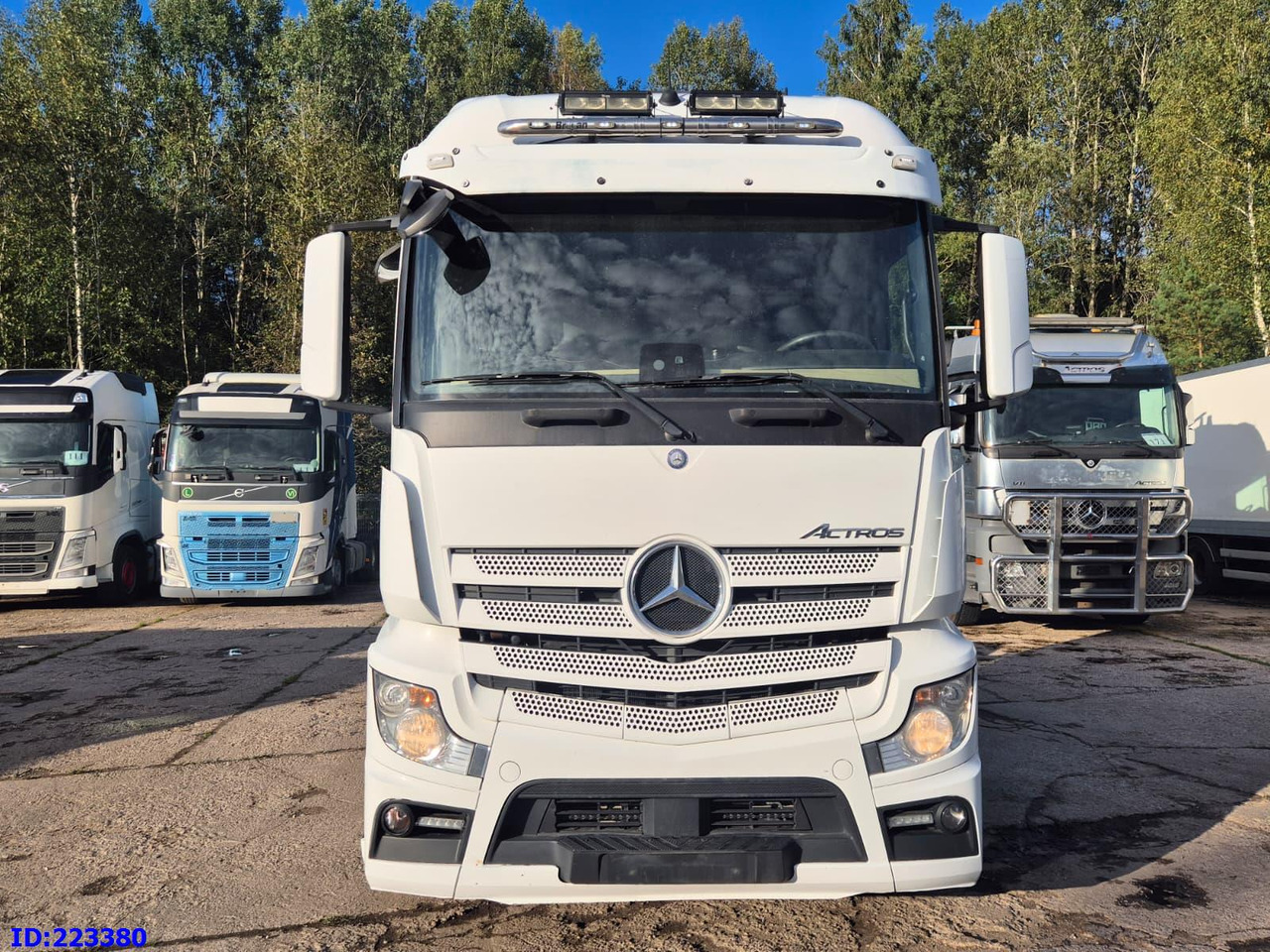 MERCEDES-BENZ Actros 2551 6x2 -Steering axle - Euro6 - Sadulveok: pilt 2 MERCEDES-BENZ Actros 2551 6x2 -Steering axle - Euro6 - Sadulveok: pilt 2