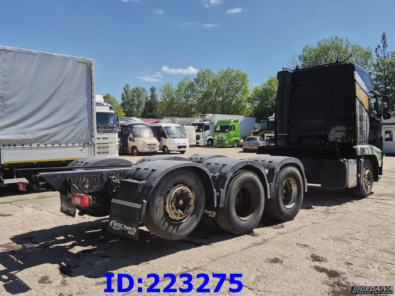 VOLVO FH13 540HP 8X4 (Steering axle) RETARDER - Kabiinišassiiga veoauto: pilt 4 VOLVO FH13 540HP 8X4 (Steering axle) RETARDER - Kabiinišassiiga veoauto: pilt 4