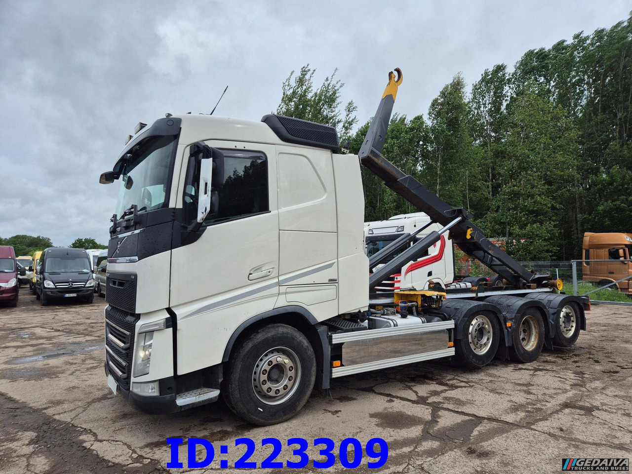 VOLVO FH13 540HP 8x2 Hook lift (2axles steering - 2 axles lifting) - Konkstõstukiga veoauto: pilt 1 VOLVO FH13 540HP 8x2 Hook lift (2axles steering - 2 axles lifting) - Konkstõstukiga veoauto: pilt 1