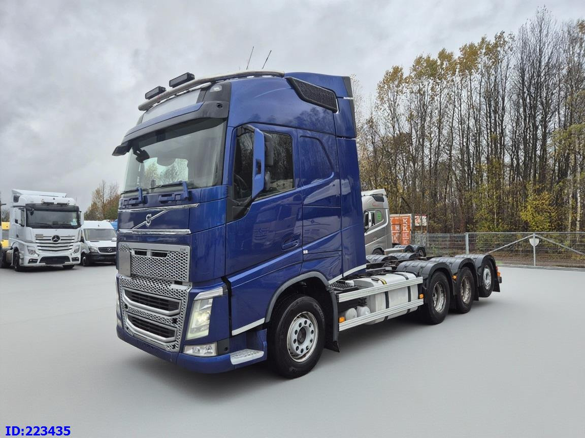 VOLVO FH13 540HP 8x4 (steering axle) - Kabiinišassiiga veoauto: pilt 1 VOLVO FH13 540HP 8x4 (steering axle) - Kabiinišassiiga veoauto: pilt 1