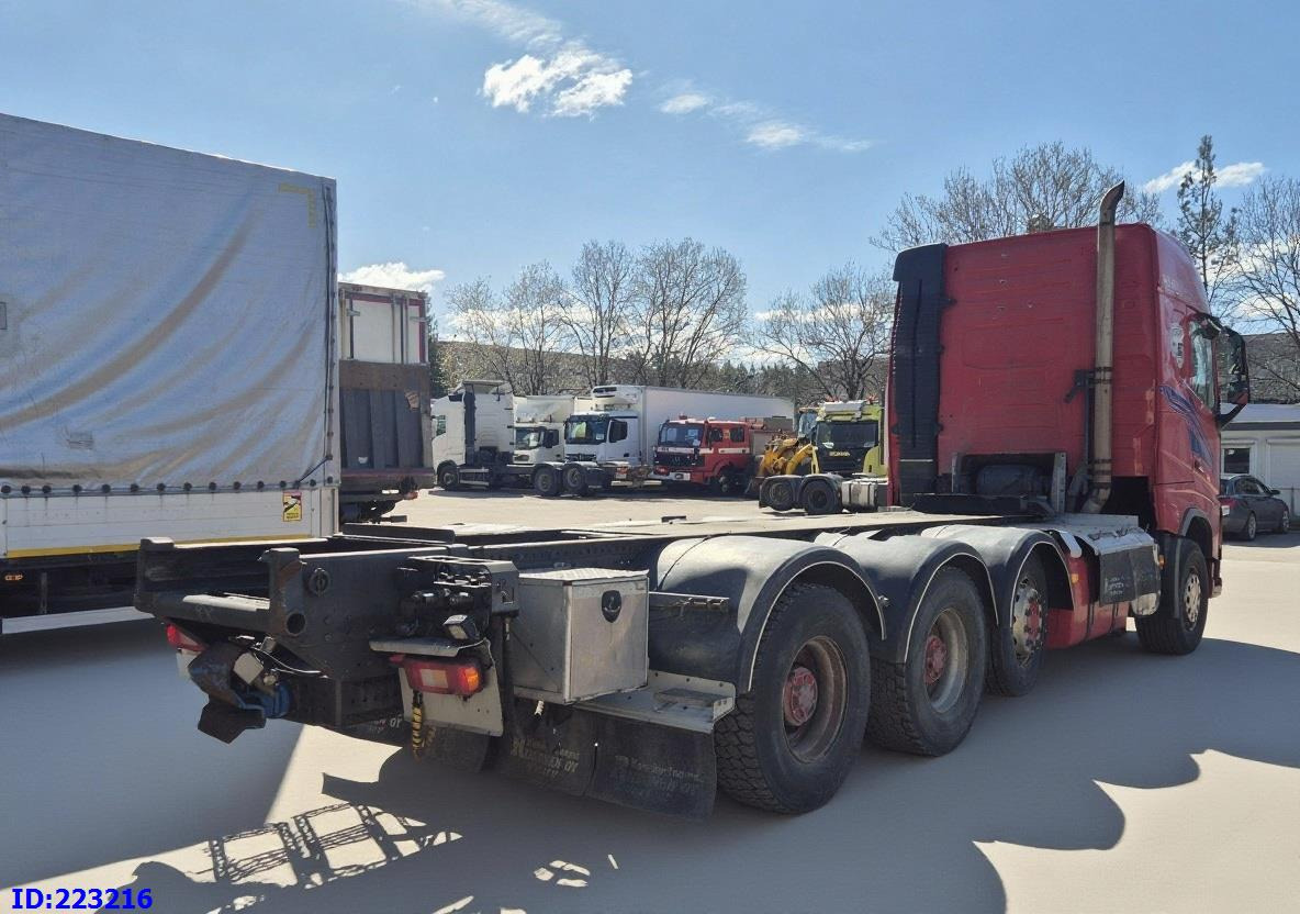 VOLVO FH16 700HP 8X4 Big axle - Kabiinišassiiga veoauto: pilt 5 VOLVO FH16 700HP 8X4 Big axle - Kabiinišassiiga veoauto: pilt 5