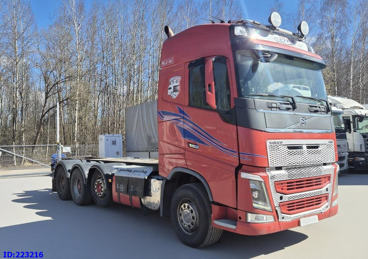 VOLVO FH16 700HP 8X4 Big axle - Kabiinišassiiga veoauto: pilt 4 VOLVO FH16 700HP 8X4 Big axle - Kabiinišassiiga veoauto: pilt 4
