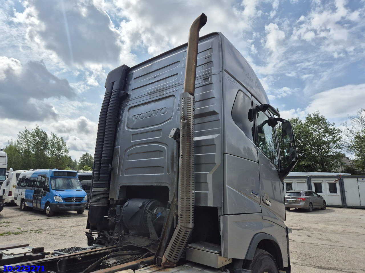 VOLVO FH16 750HP 8x4 (Steering axle / 2 axles lifting) - Metsaveok: pilt 5 VOLVO FH16 750HP 8x4 (Steering axle / 2 axles lifting) - Metsaveok: pilt 5