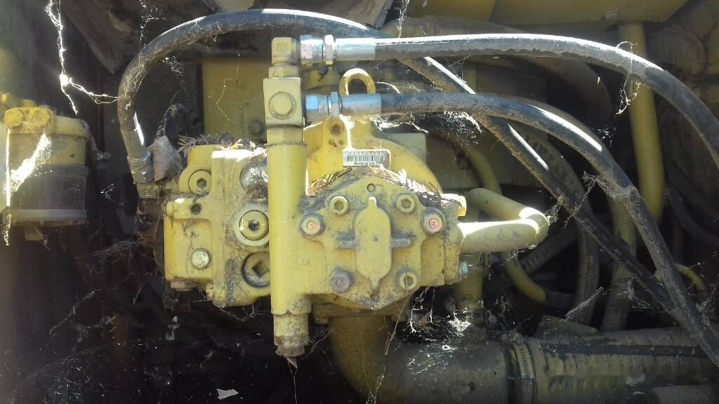 Komatsu PC 210 - Lintekskavaator: pilt 5 Komatsu PC 210 - Lintekskavaator: pilt 5