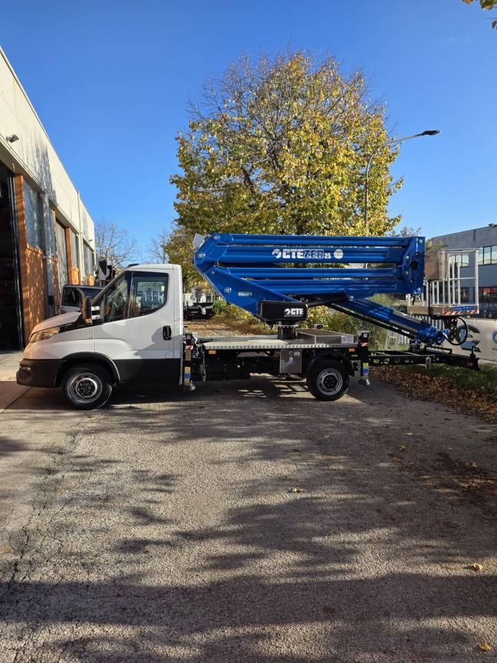 CTE ZED 25 - Veoautolt tõusev platvorm: pilt 1 CTE ZED 25 - Veoautolt tõusev platvorm: pilt 1