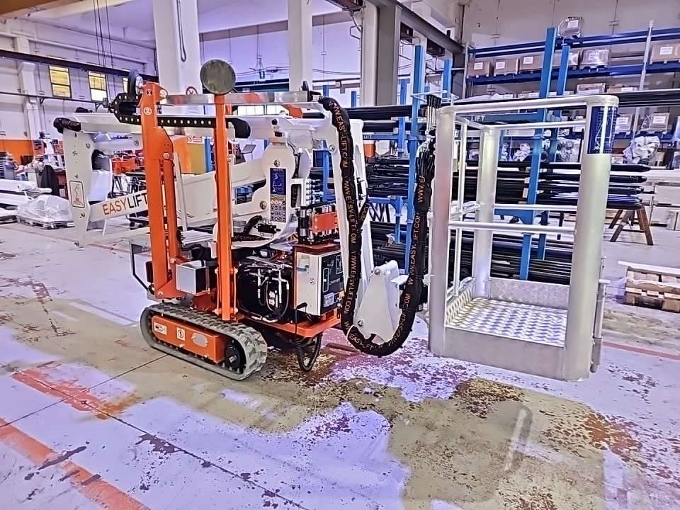 EasyLift R130 - Liigendpoom: pilt 1 EasyLift R130 - Liigendpoom: pilt 1