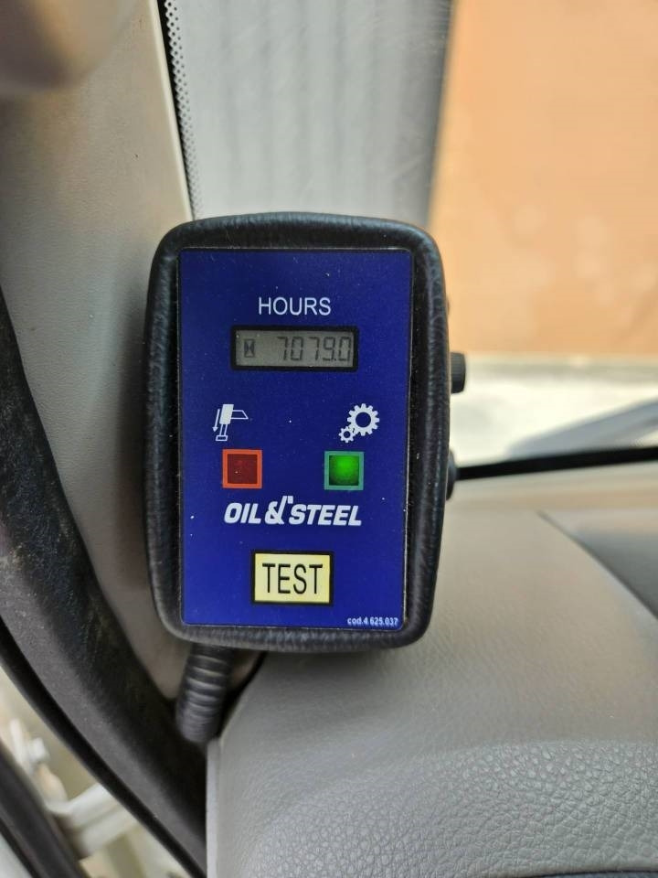 Oil & Steel Snake 21.12 - Veoautolt tõusev platvorm: pilt 3 Oil & Steel Snake 21.12 - Veoautolt tõusev platvorm: pilt 3