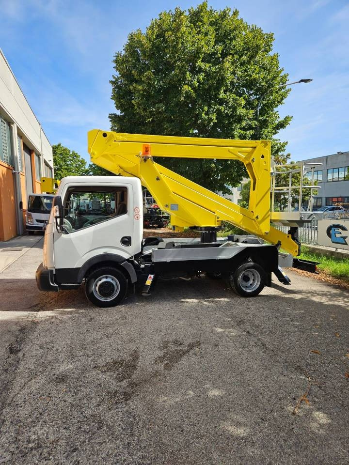Palfinger P 200 A - Veoautolt tõusev platvorm: pilt 1 Palfinger P 200 A - Veoautolt tõusev platvorm: pilt 1