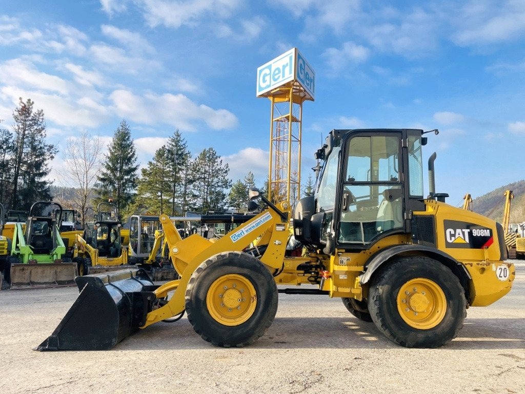 Caterpillar 908M (3893) - Rataslaadur: pilt 1 Caterpillar 908M (3893) - Rataslaadur: pilt 1
