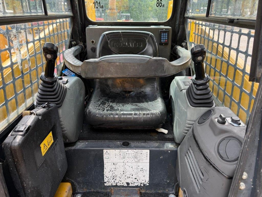 Komatsu SK714-5 (4026) - Kompaktlaadur: pilt 4 Komatsu SK714-5 (4026) - Kompaktlaadur: pilt 4