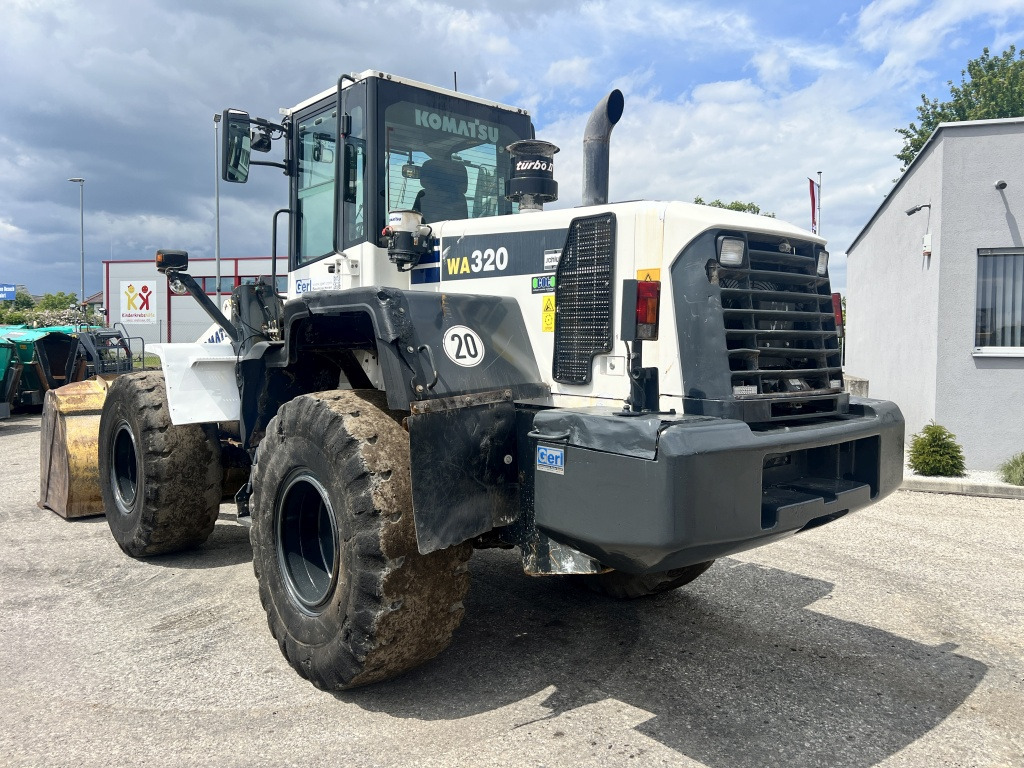 Komatsu WA 320-6 (111584) - Rataslaadur: pilt 3 Komatsu WA 320-6 (111584) - Rataslaadur: pilt 3