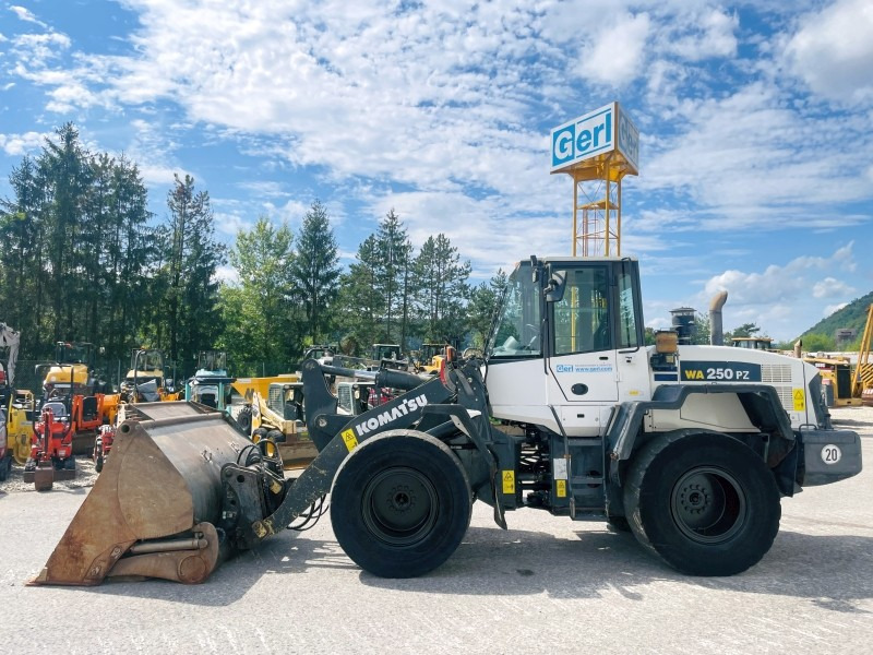 Komatsu WA250PZ-6 (3824) - Rataslaadur: pilt 1 Komatsu WA250PZ-6 (3824) - Rataslaadur: pilt 1
