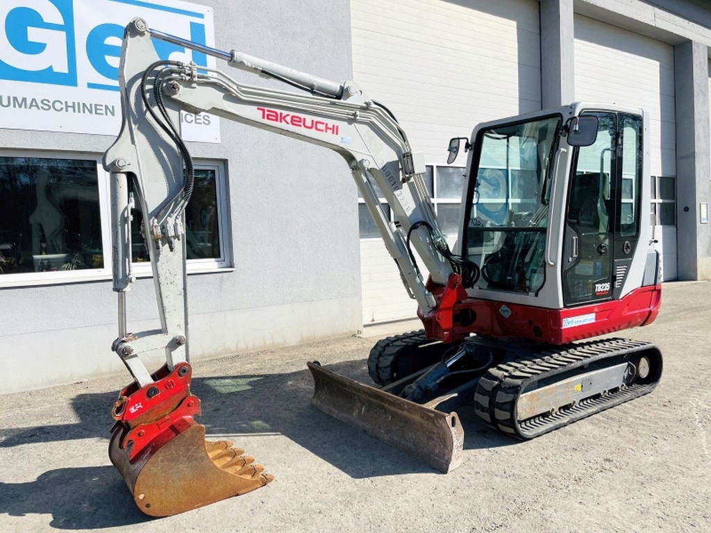 Takeuchi TB235 (3968) - Miniekskavaator: pilt 4 Takeuchi TB235 (3968) - Miniekskavaator: pilt 4