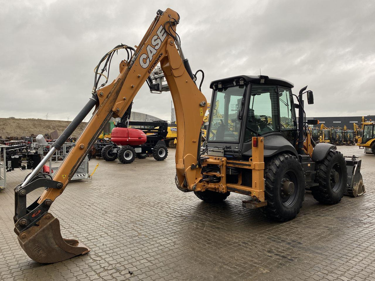Case 695 ST - Ekskavaator-laadur: pilt 4 Case 695 ST - Ekskavaator-laadur: pilt 4