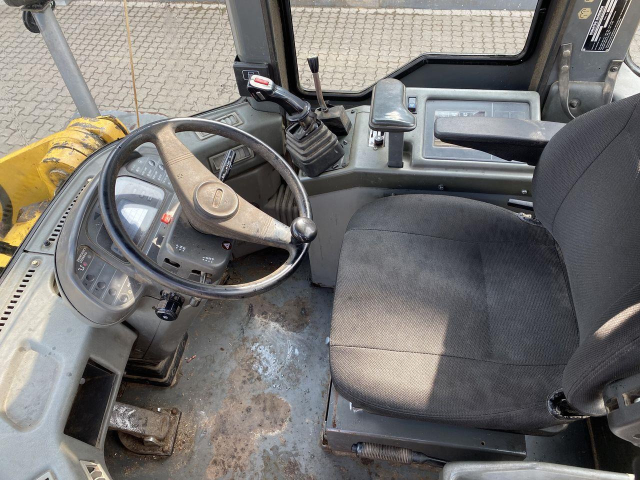 Komatsu WA270-3 - Rataslaadur: pilt 3 Komatsu WA270-3 - Rataslaadur: pilt 3