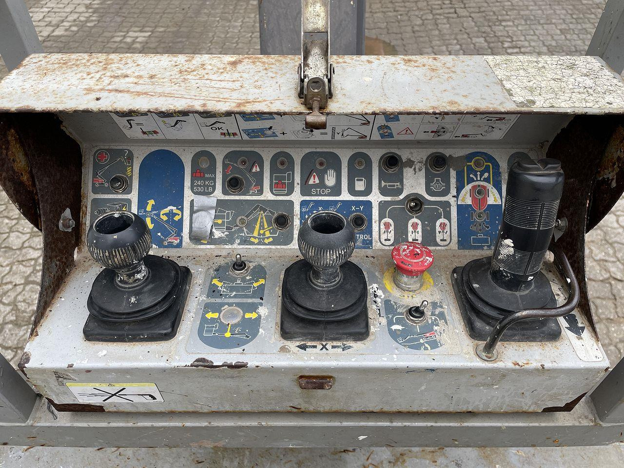 Manitou 260TJ - Teleskooppoom: pilt 3 Manitou 260TJ - Teleskooppoom: pilt 3