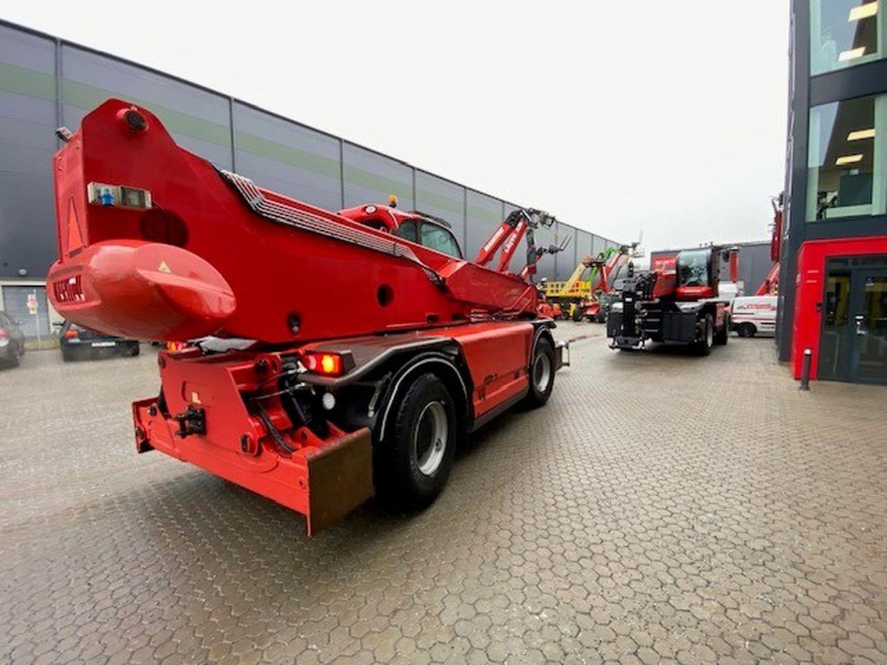 Manitou MRT2470P+ ST4 - Teleskooplaadur: pilt 3 Manitou MRT2470P+ ST4 - Teleskooplaadur: pilt 3